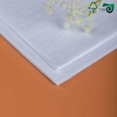 FSC 38gsm Food Grade White Greaseproof Paper Food Basket Liners For Sandwiches