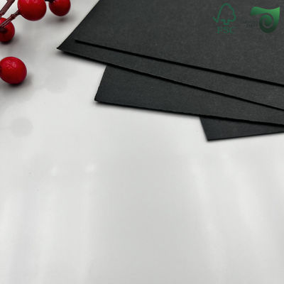 FSC 300gsm 350gsm Uniform Black Paper  70cm 100cm  High Rigidity For Hang Tags