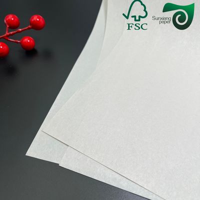 FSC 820mm Width Lightweight Uncoated Newsprint Paper Rolls 45g 48.8g