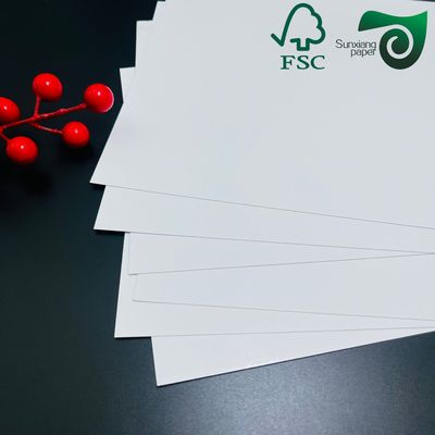 FSC Certified 220gsm 270gsm C1S Gloss White Paperboard Ideal For Postcards Packaging