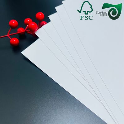 FSC Certified SBS Paper Board Rolls 230gsm 250gsm High Stiffness For Cosmetic Boxes