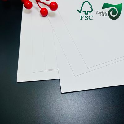 FSC 215gsm 250gsm C1S Premium White Cardboard Sheets For Cigarette Packets 700mm 1000mm