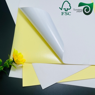 FSC Single Side Cast Coated Glossy White Adhesive Sticker Paper 75gsm 80gsm Supermarket Use