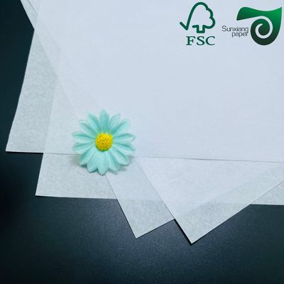 FSC White Greaseproof Paper 38gsm 40gsm For Lunch Wrapping Fried Snacks Bacon