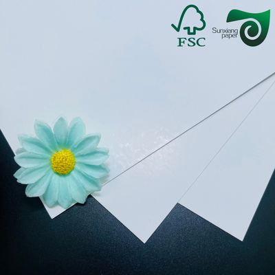 FSC300gsm C1S Premium White Cardboard Sheets For Cigarette Packets 700mm 1000mm