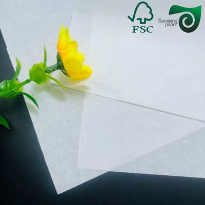 FSC White Greaseproof Paper 38gsm 40gsm For Lunch Wrapping Fried Snacks Bacon