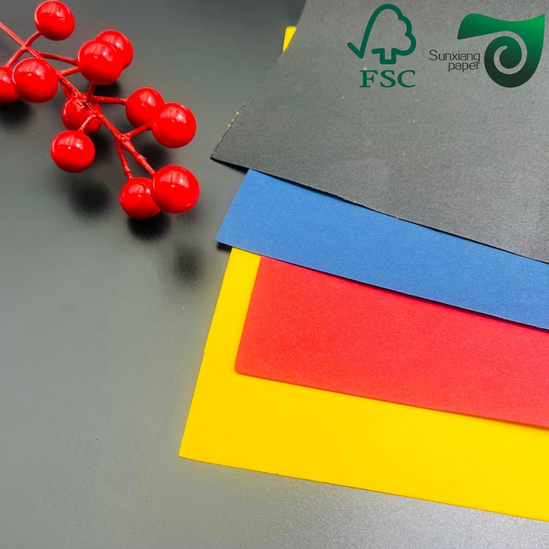 FSC  Washable Kraft Paper Uncoated Black Kraft Paper 300gsm 350gsm 65cm 90cm Width  For Gift Box