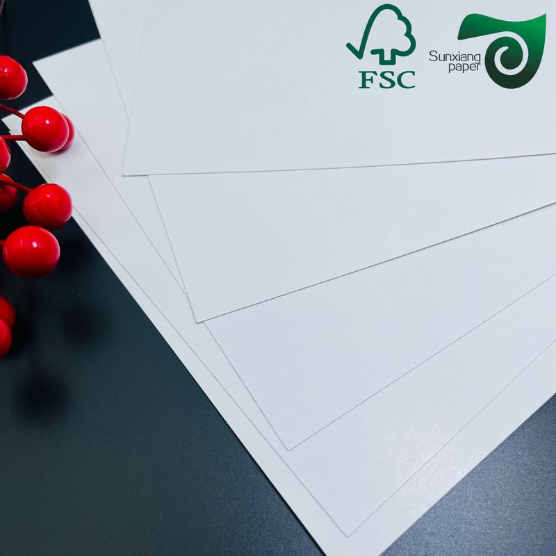 300 Gsm 450 GSM White Card Paper High Stiffness Suitable For Hang Tag Printing
