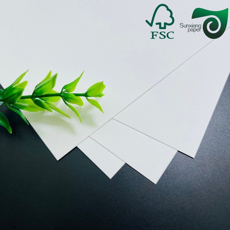 325gsm FSC Uniform White Coated Kraft Back Paper 70cm 100cm Perfect For Bread Packaging