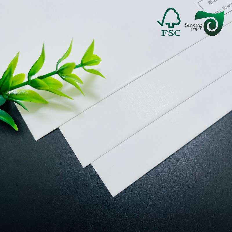 FSC C1S Glossy Coated Paper  100gsm 135gsm Smooth Board With Excellent Ink Absorption