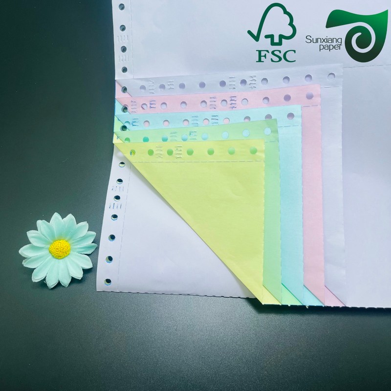 FSC A4 Carbonless Copy Paper 55gsm CB CFB CF  NCR Paper For Invoices Receipts
