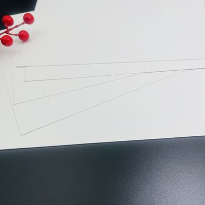 FSC 210g 230g Τροφική λευκή ανθεκτική στο λάδι χαρτί διπλής επικαλυμμένης σε σιλικόνη για τα λιπαρά τρόφιμα του χάμπουργκερ